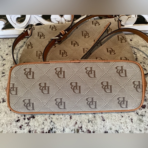 Dooney & Bourke Crossbody Signature Logo Bag - Picture 8 of 13
